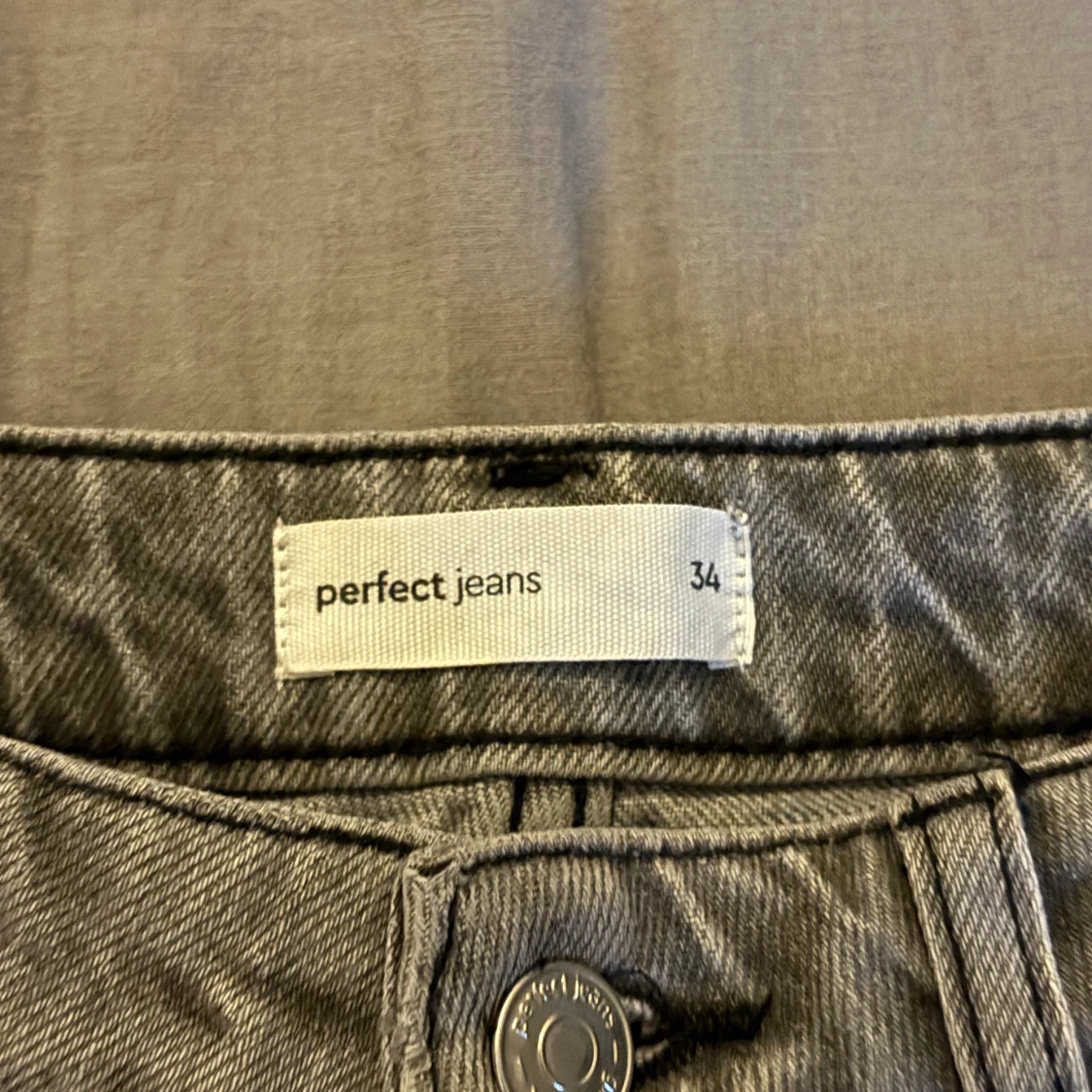 Grå jeans från Perfect Jeans - 3
