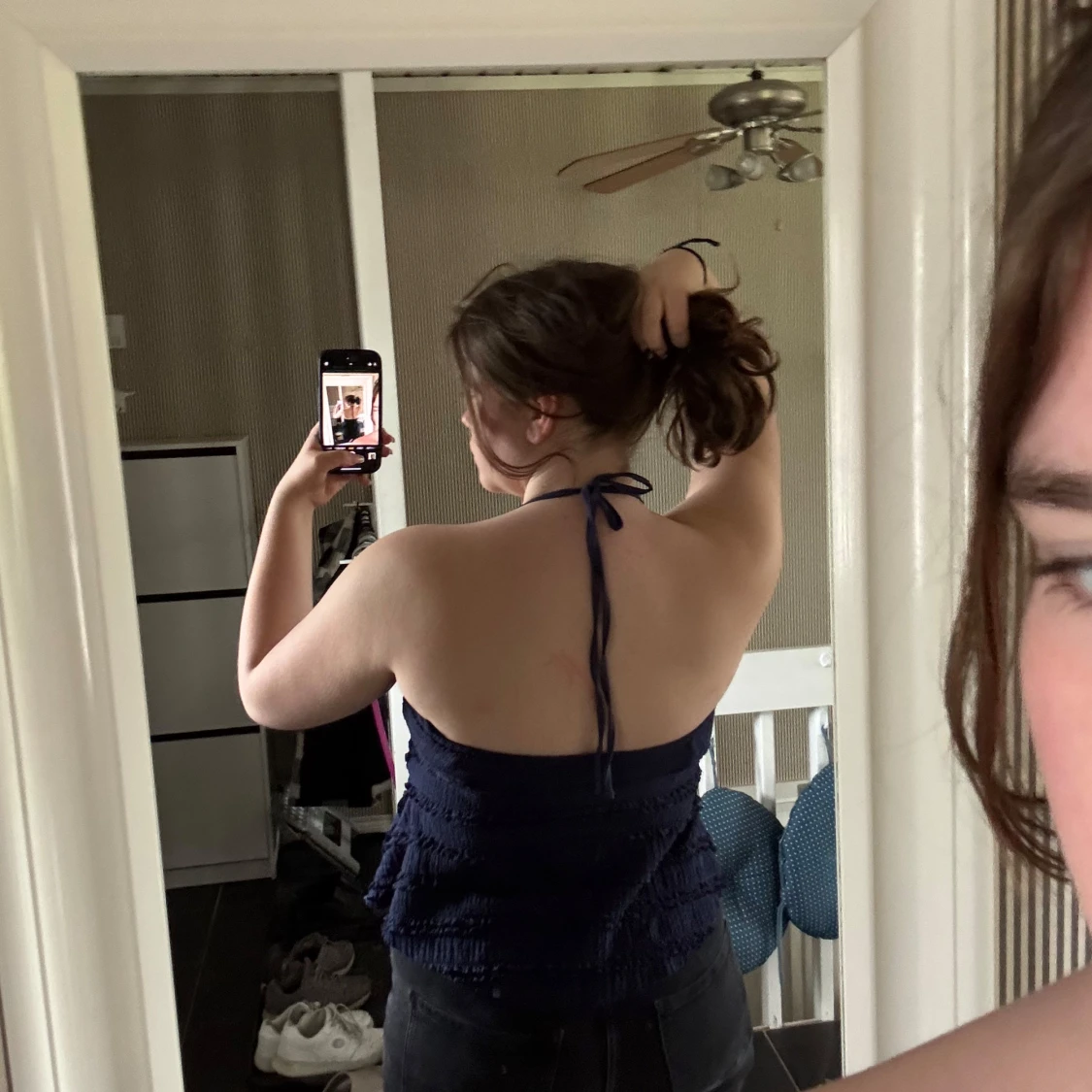 Mörkblå croppad halterneck-top - 2