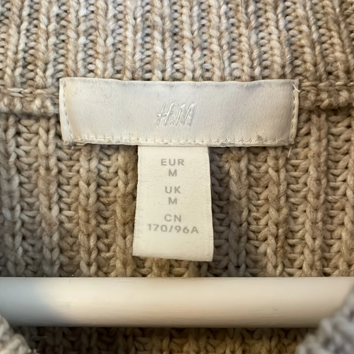 Beige stickad tröja från H&M - 2