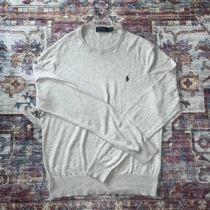 Ralph Lauren Tröja, Exklusiv Kashmirblandning - Ralph Lauren Tröja I Storlek M⚜️MYCKET BRA SKICK, exklusiv kashmirblandning och stilren till det mesta|Kontakta vid minsta fråga🛎️