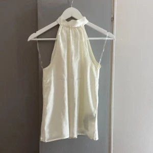 Halterneck topp - Snygg!!