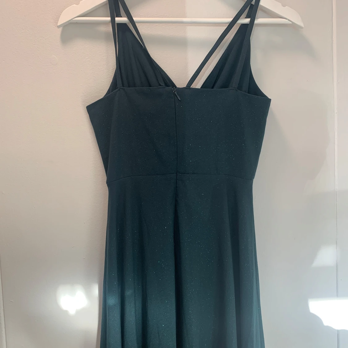 Mörkgrön glittrig långklänning - 1