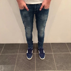 Dondup George - Dondup Jeans Modell George. Storlek W33. 😁Nypris 3000 kr +. Mycket bra skick