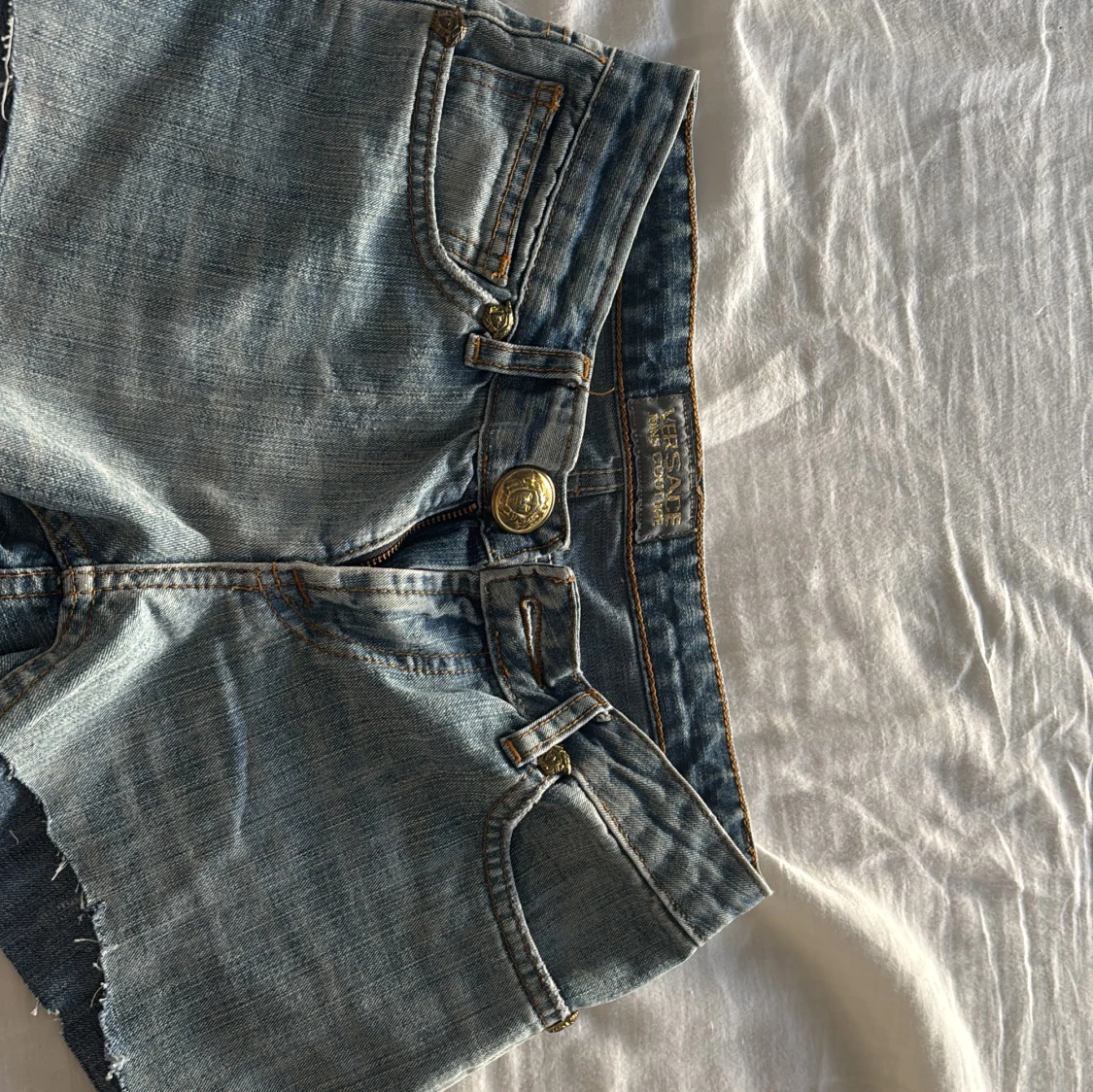 Jeansshorts från v e r s a c e  - 1