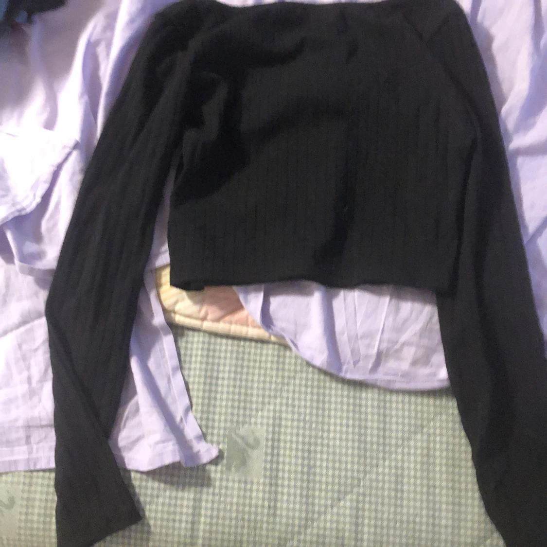 Svart croppad långärmad topp - 4