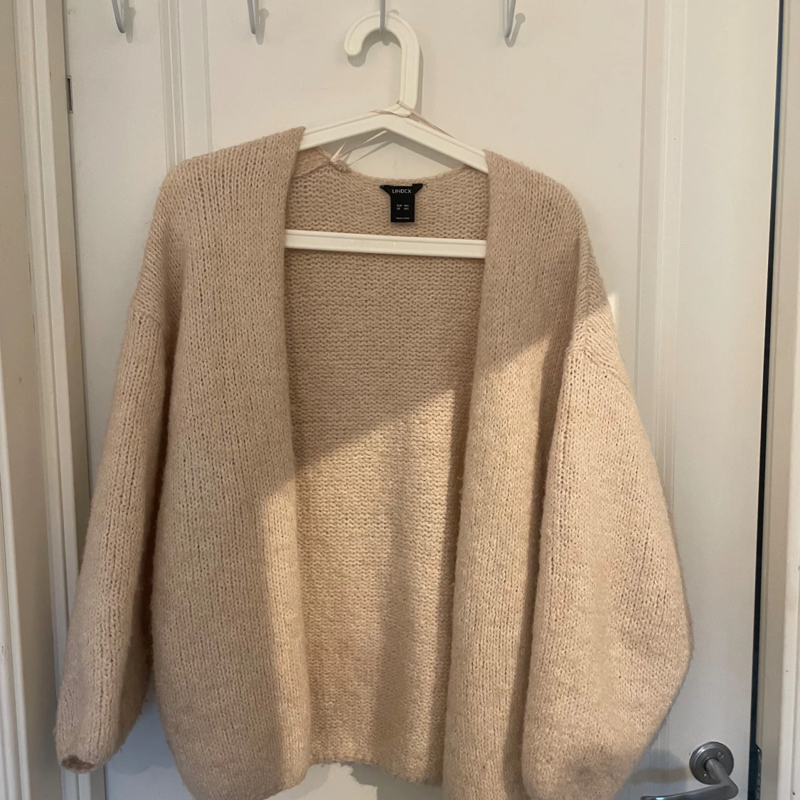 Beige stickad kofta  - 1