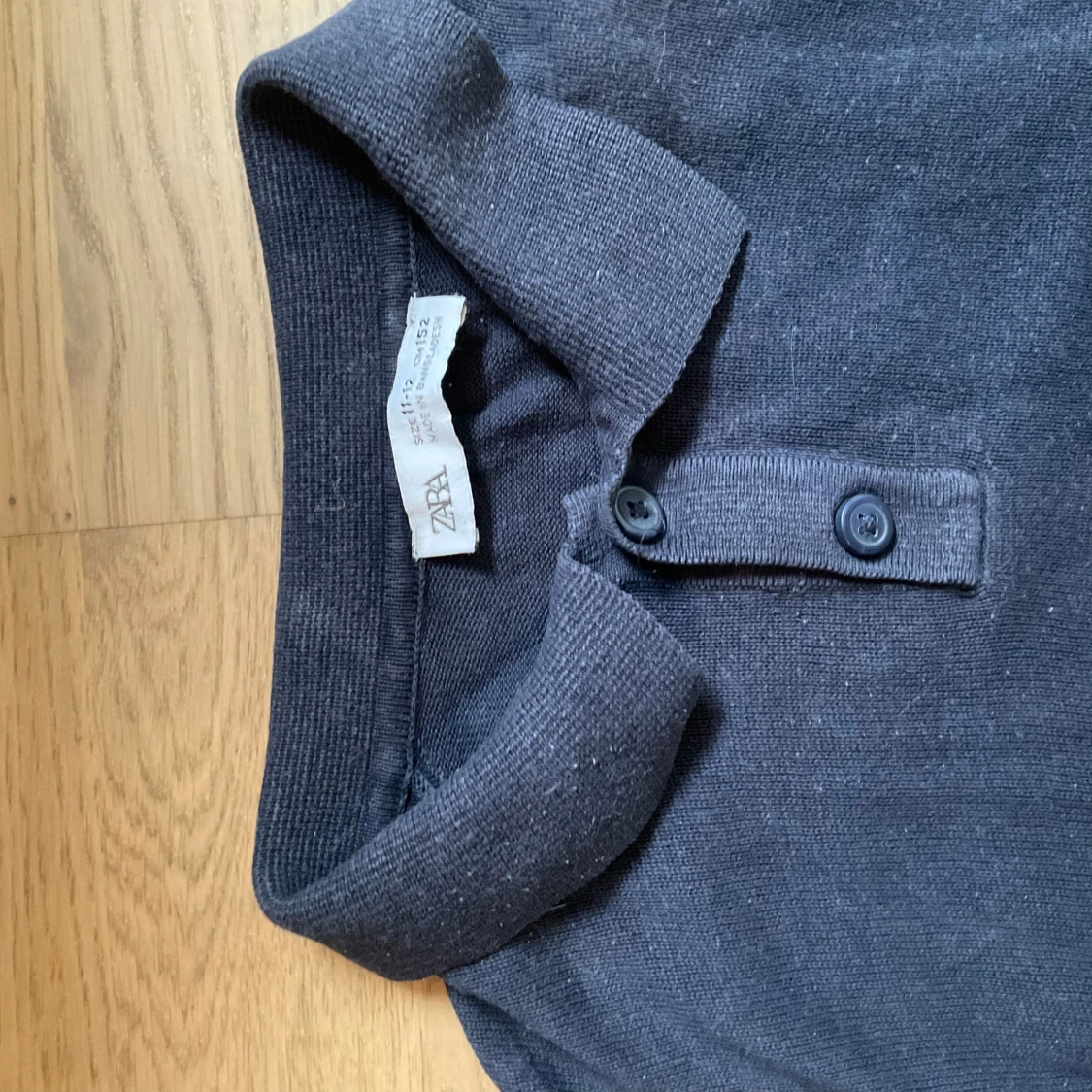 Mörkblå pikétröja från Zara - 2