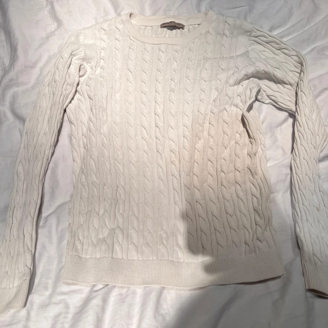 Vit kabelstickad tröja från Basic