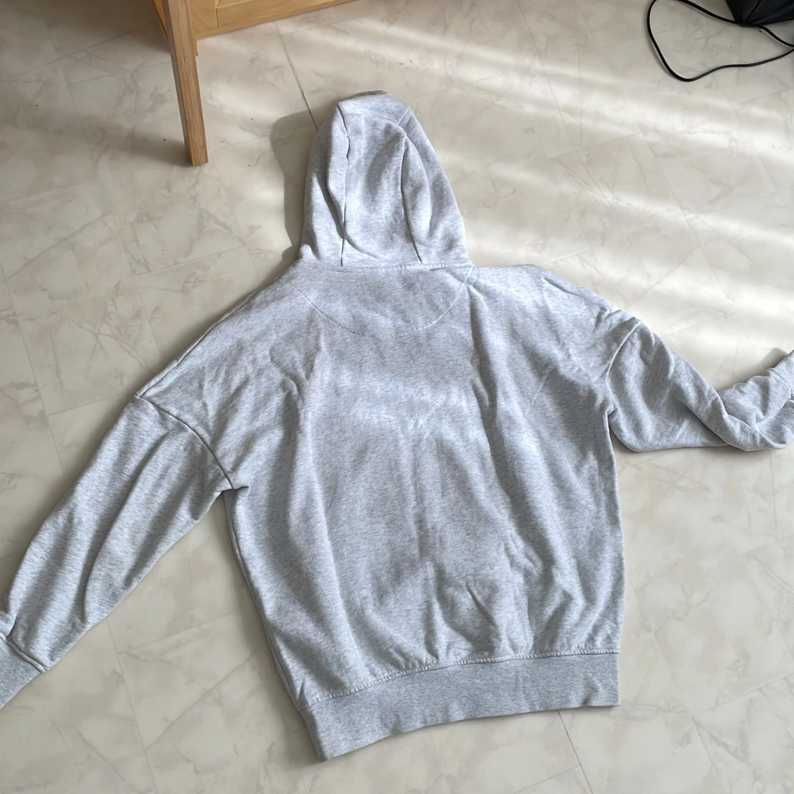 Grå hoodie från SikSilk XS - 1