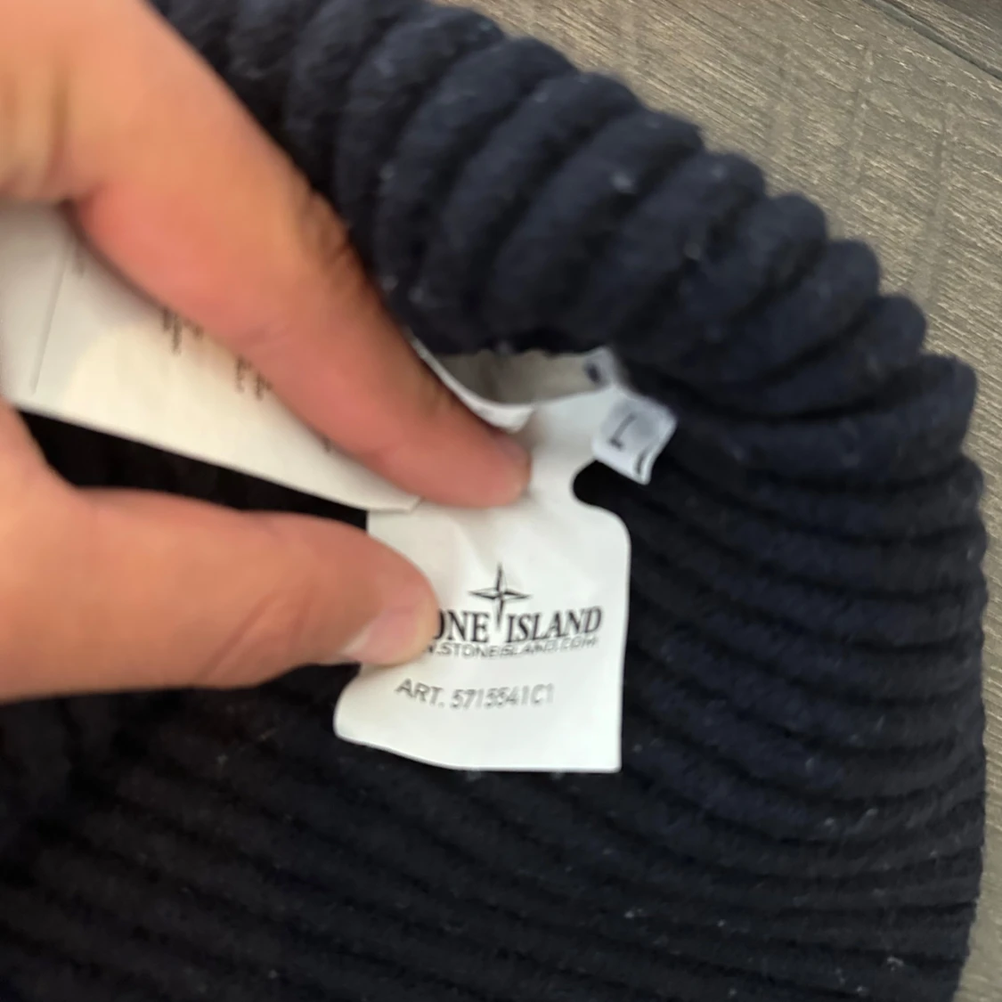 Svart stickad Stone Island tröja - 4