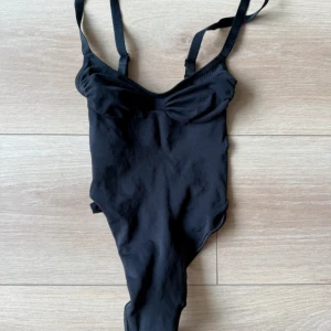 Skims body sculpt  - Aldrig använd 