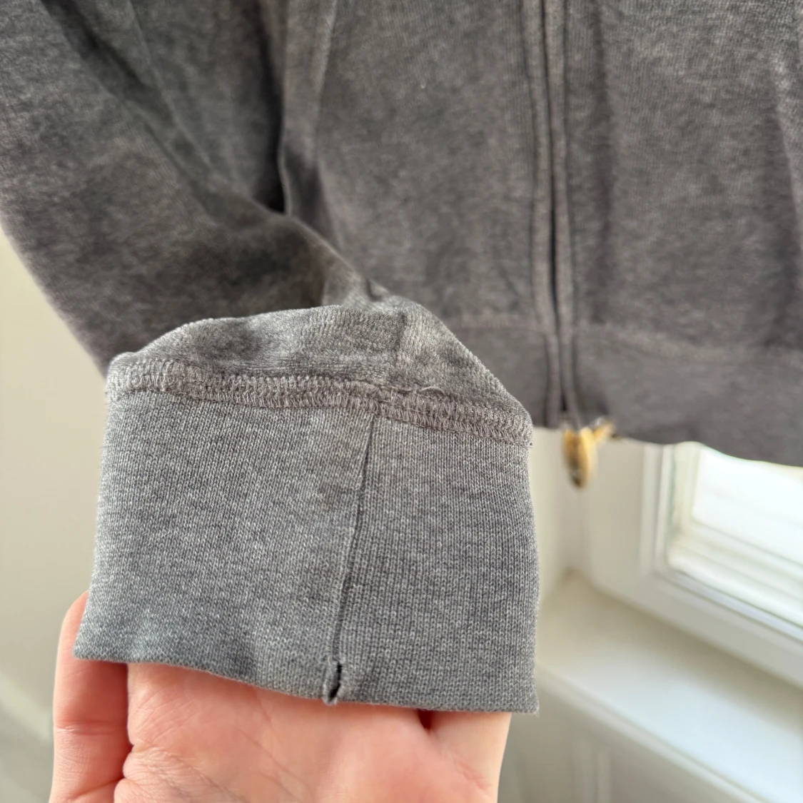 Grå Juicy Couture hoodie med strass - 3