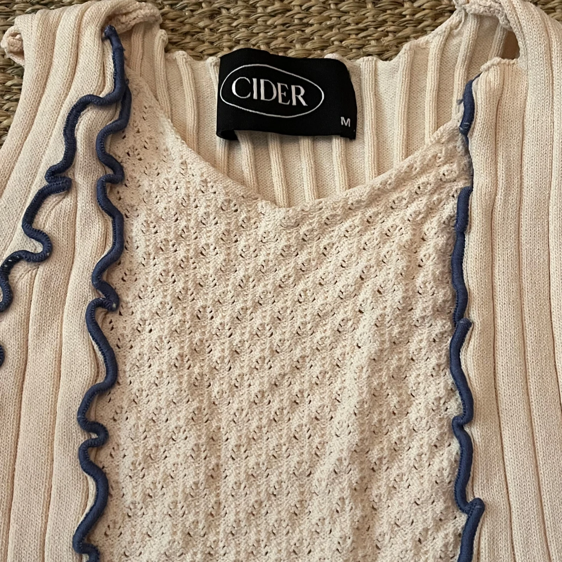 Beige stickad linnetopp från Cider - 2