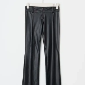 Gina Young skinbyxor! - Säljer ett par snygga skinbyxor i storlek 158, kom privat för bilder