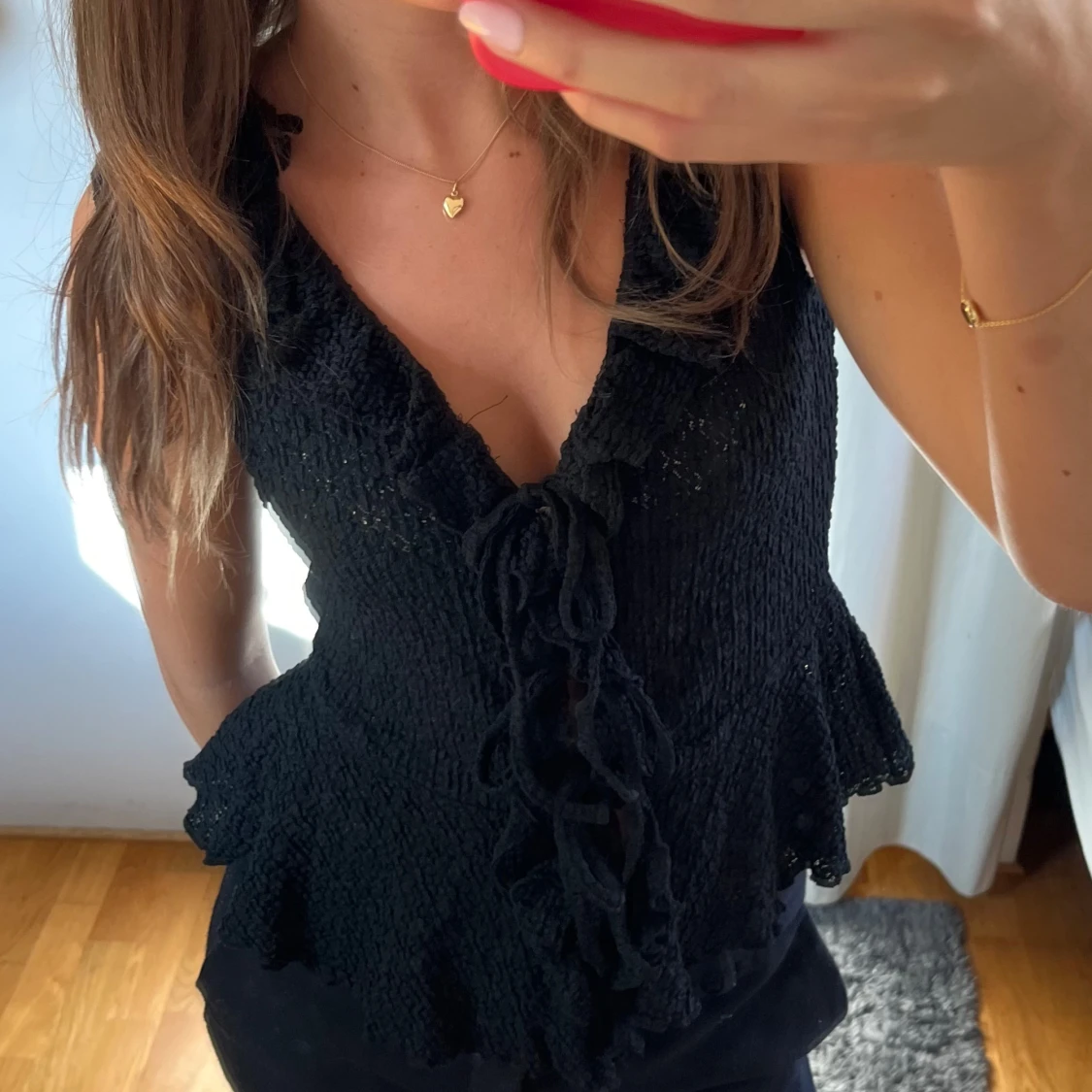 Svart linnetopp med snörning - 1