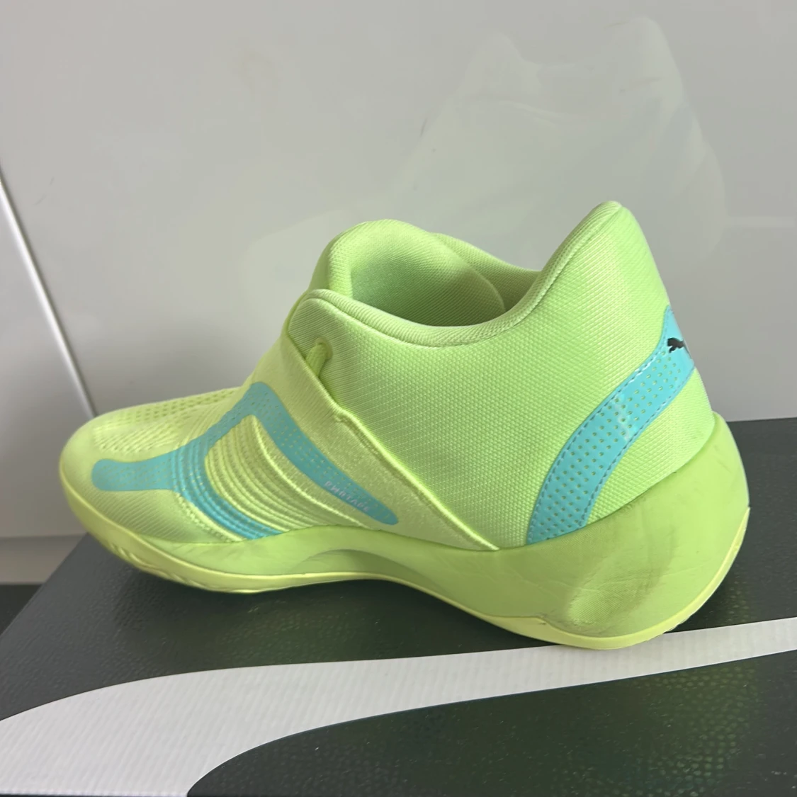 Neongula basketsneakers från Puma - 2