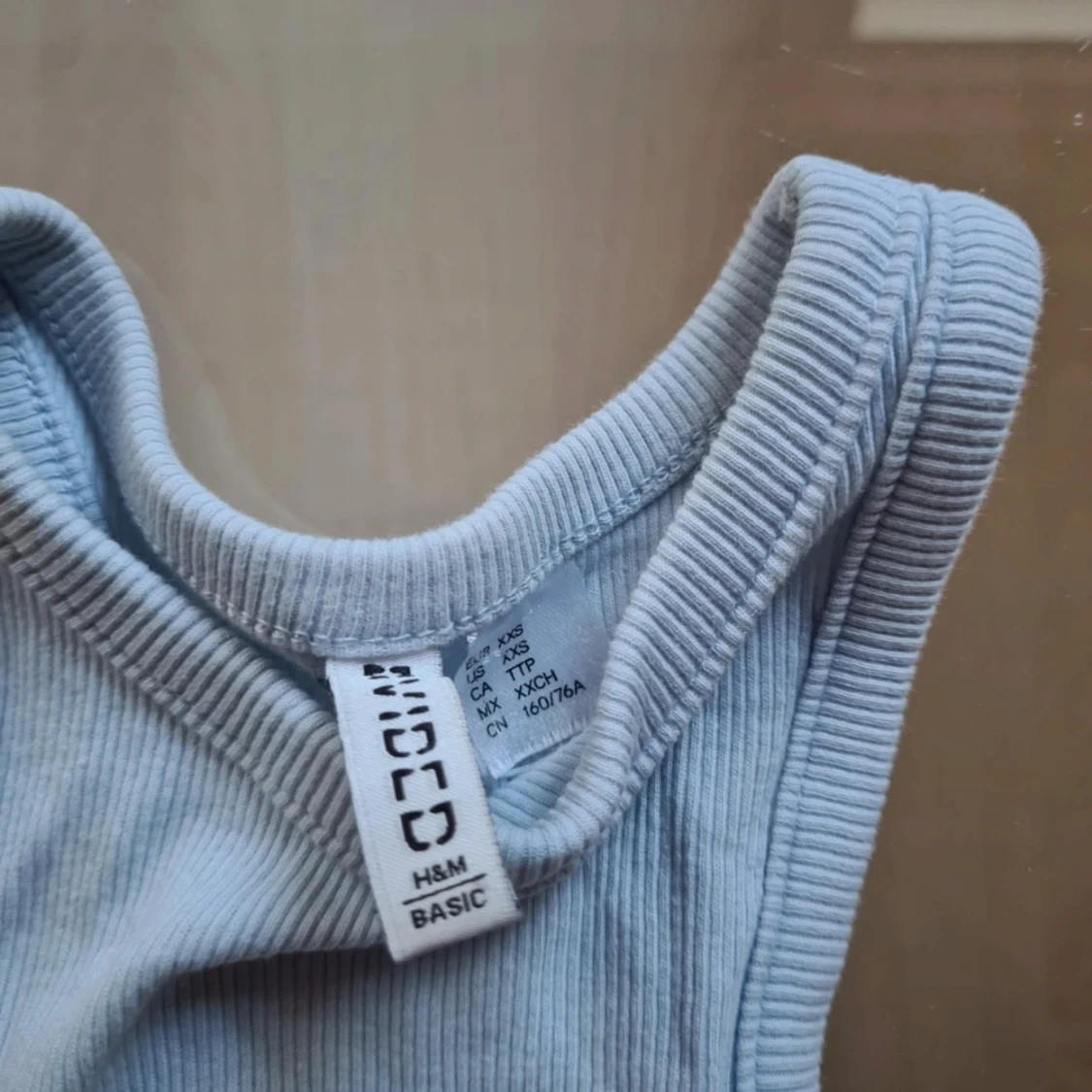 Ribbad blå linnetopp från H&M Divided - 2