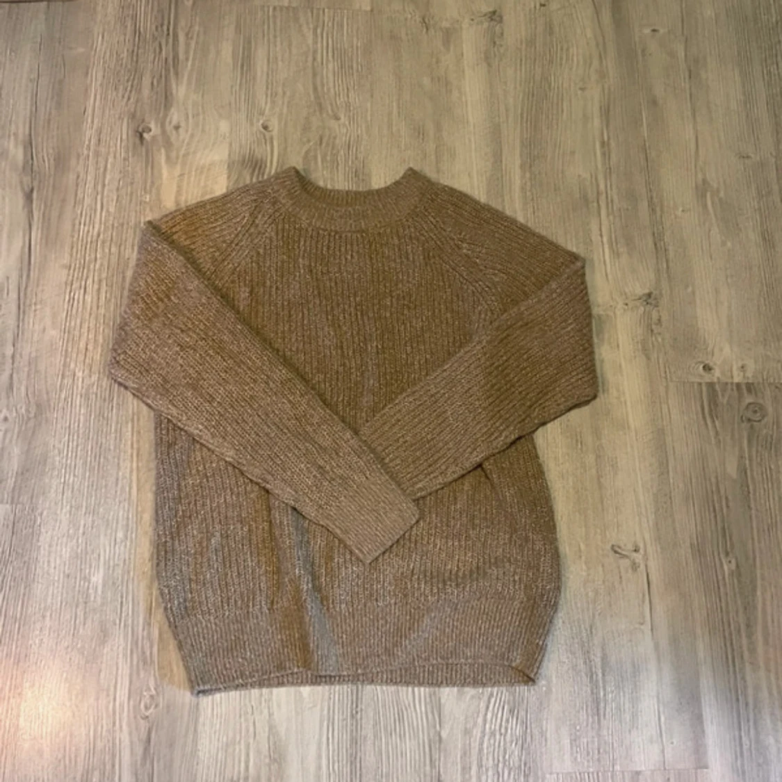 stickad beige tröja!