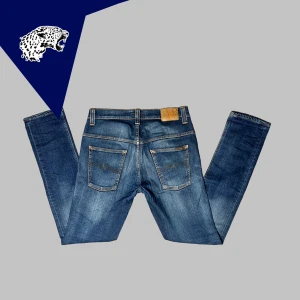 NUDIE JEANS - Nudie Jeans Slimfit | Skick: 8.5/10 | Strl W32 L34 | Modellen är 181cm | Hör av dig om du undrar någonting! 