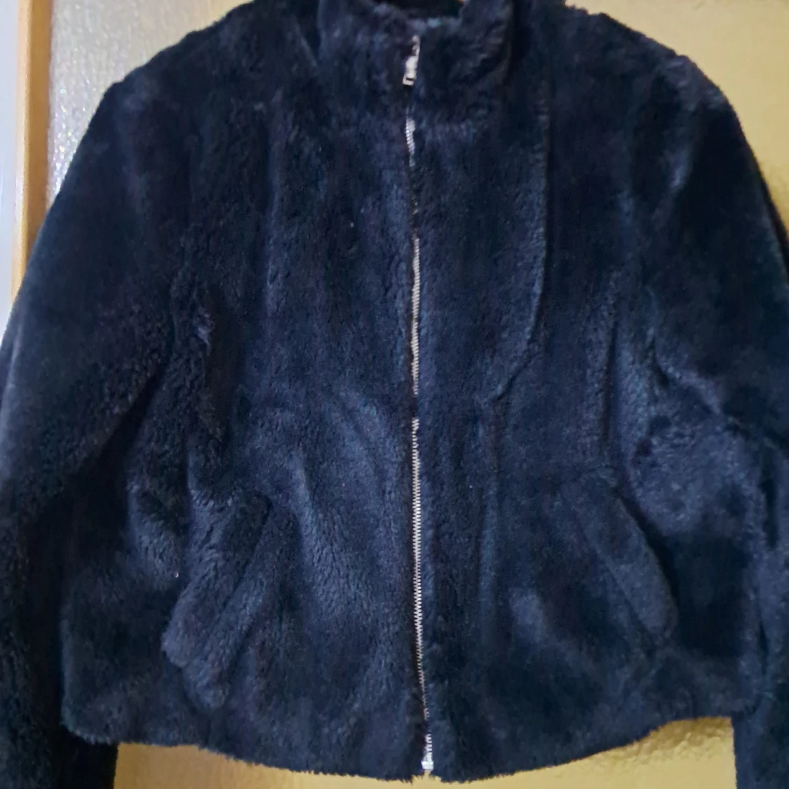 Svart pälsjacka från Even&Odd - 1