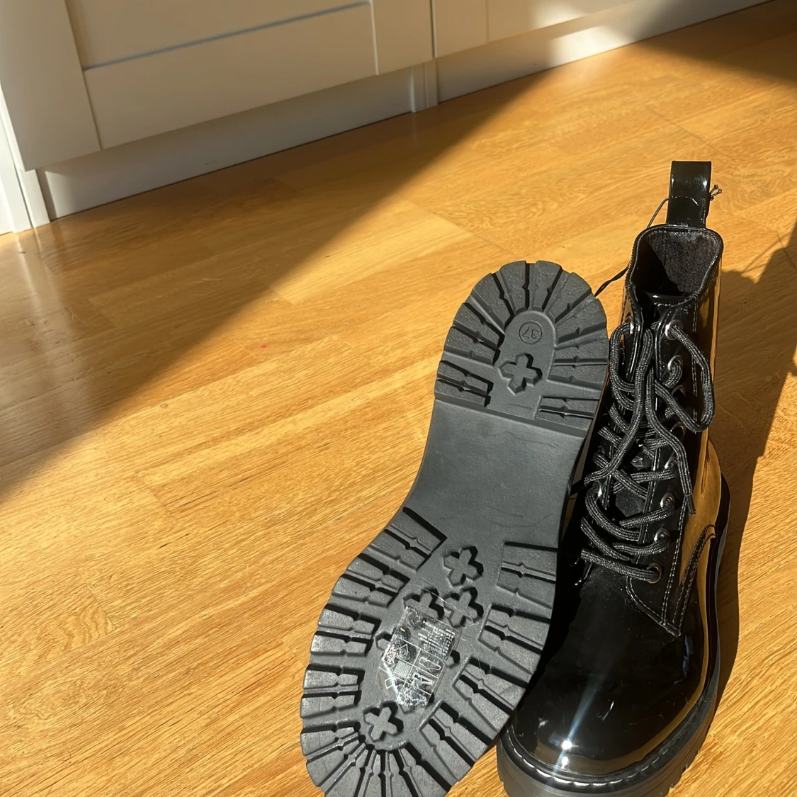 Svarta helt nya boots - 2