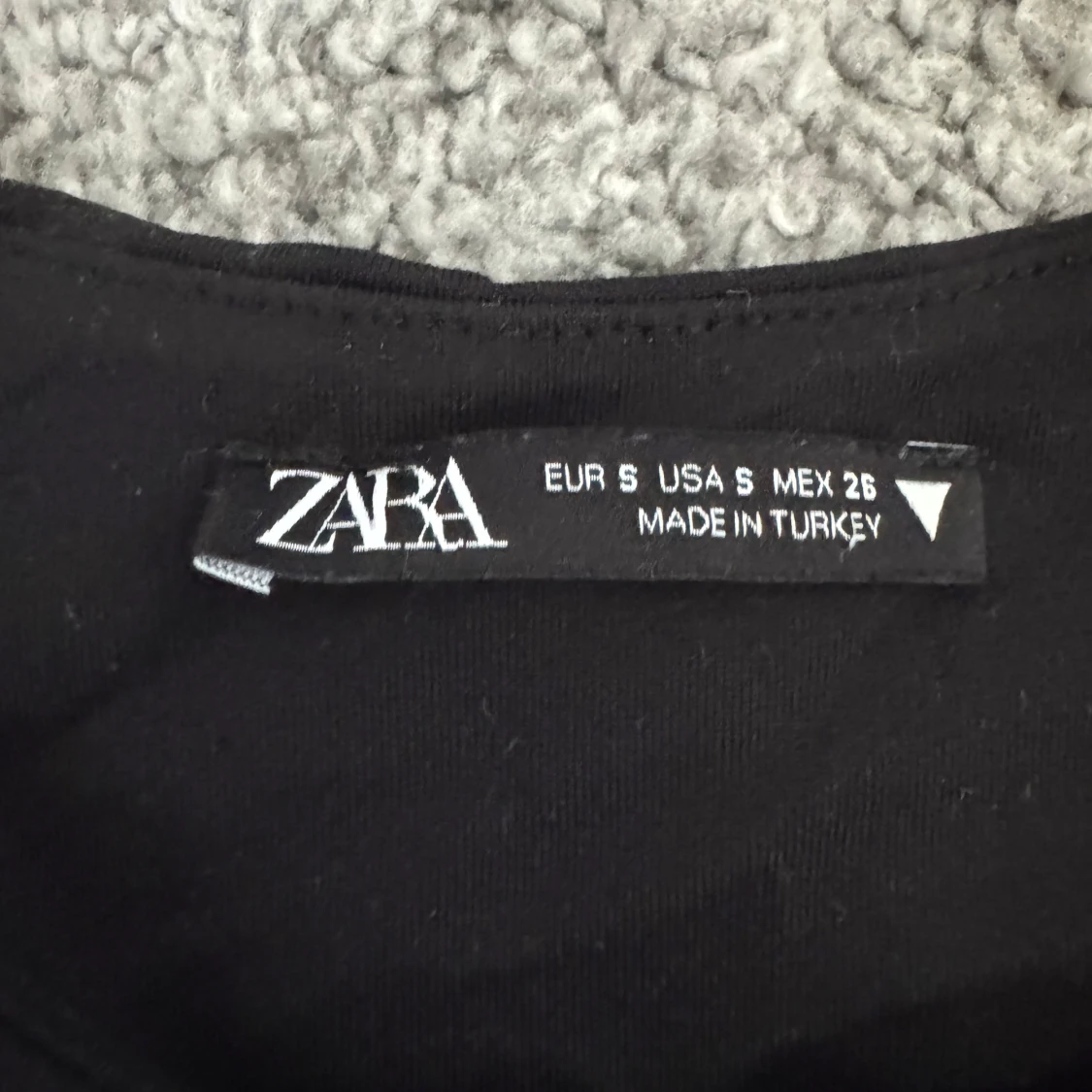 Svart ärmlös bodysuit från Zara - 2