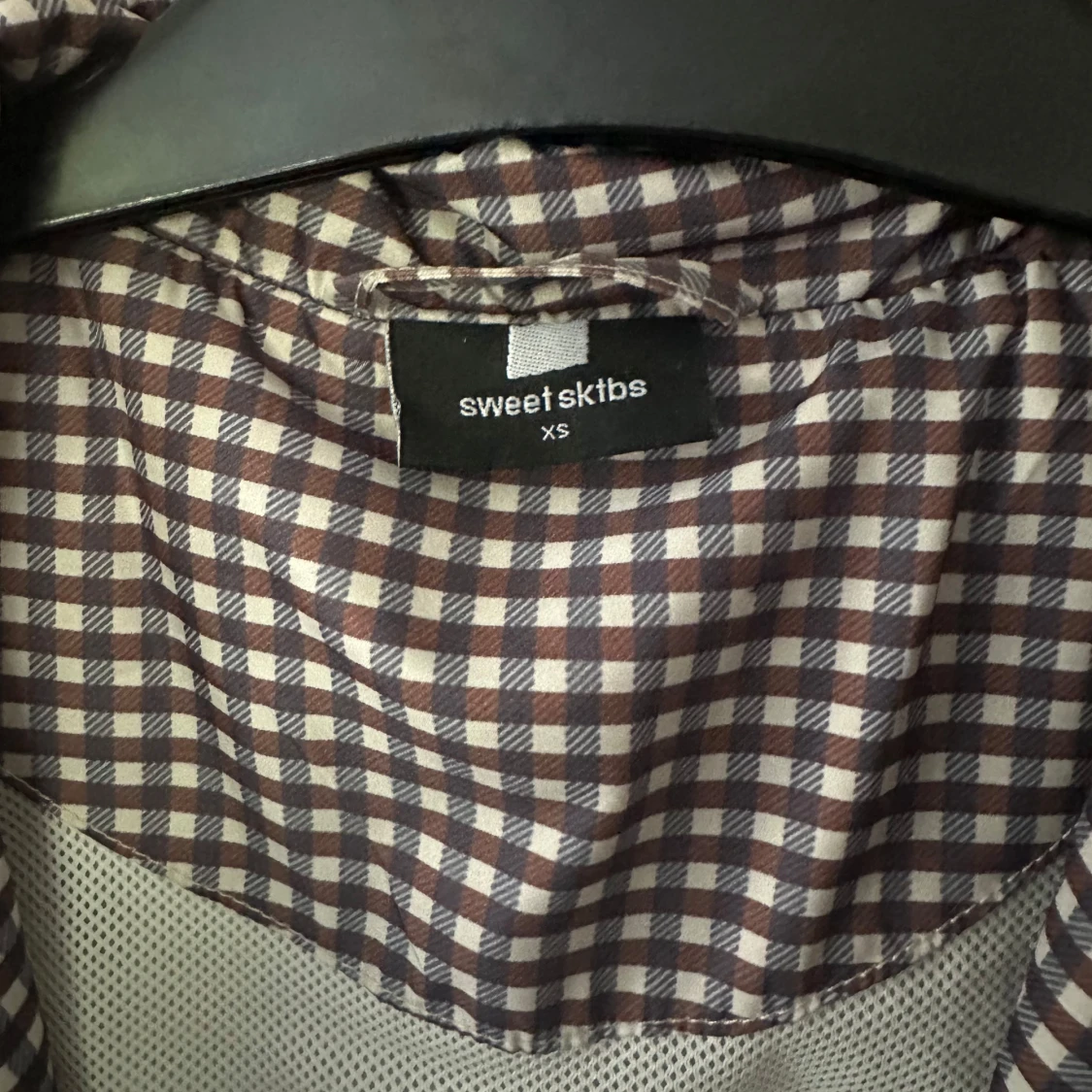 Rutig vindjacka från Sweet Sktbs x Umbro XS - 3