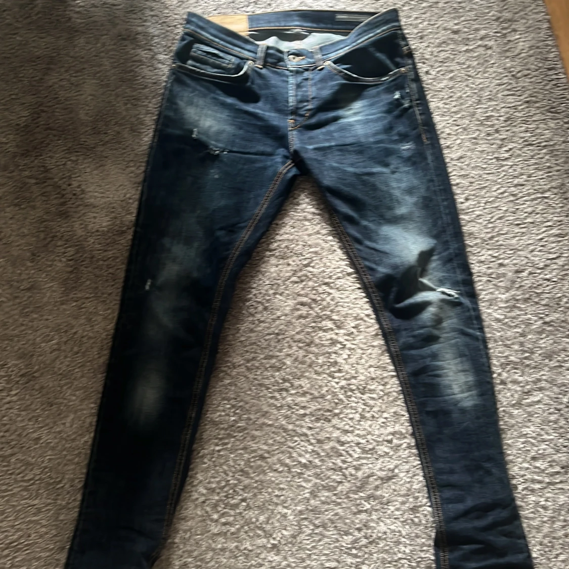 Mörkblå slim jeansbyxor - 1