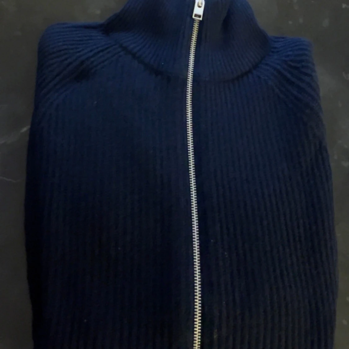 Mörkblå ribbad zip-tröja från Jack&Jones