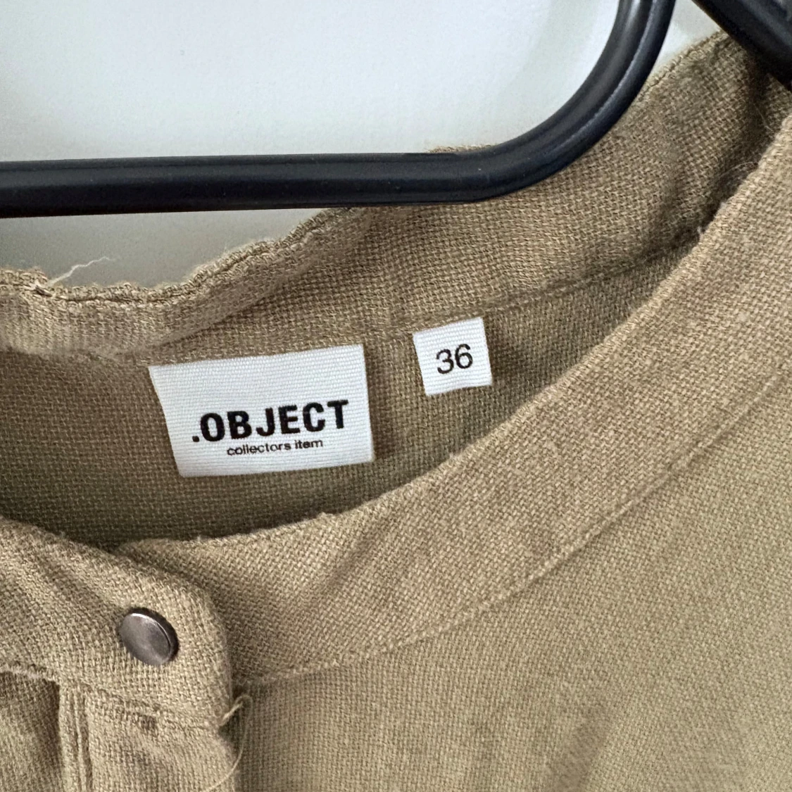 Beige ärmlös linnetopp från Object - 2