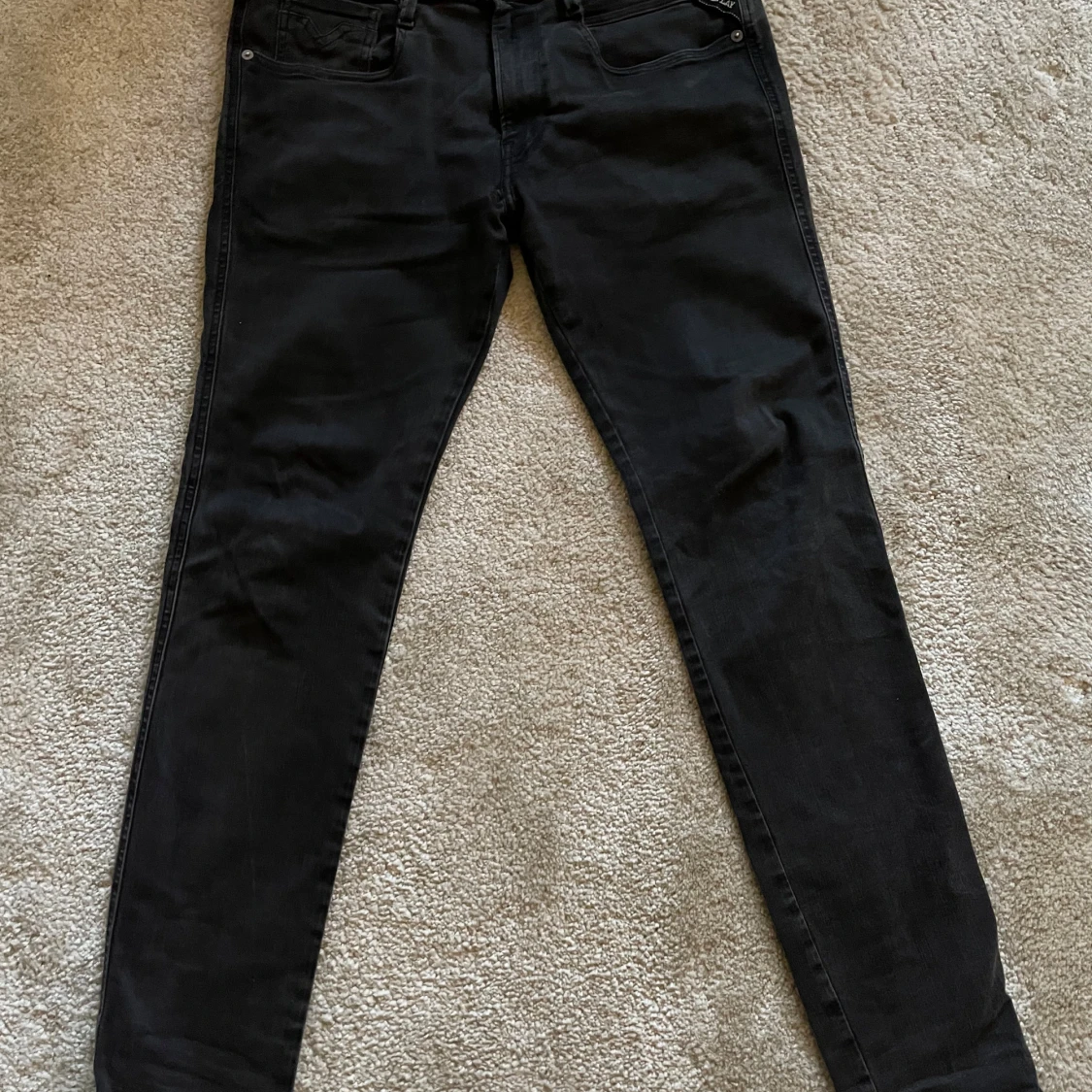 Svarta jeansbyxor från Replay - 1