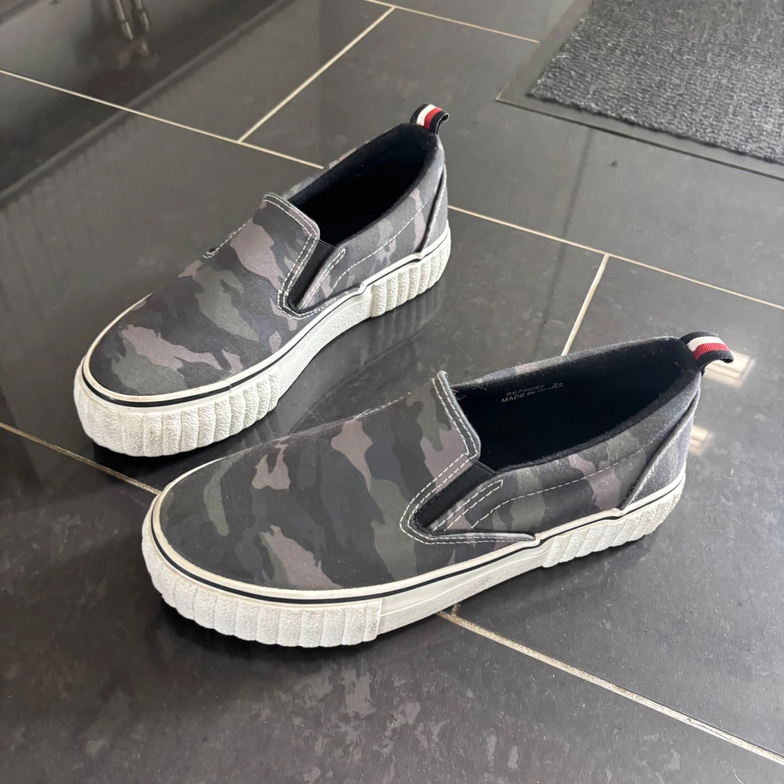 Camo slip-on sneakers - 2