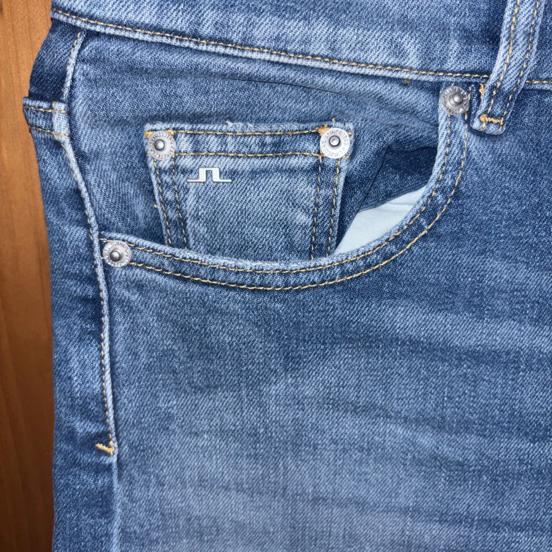 Blå jeansbyxor från J.Lindeberg - 3