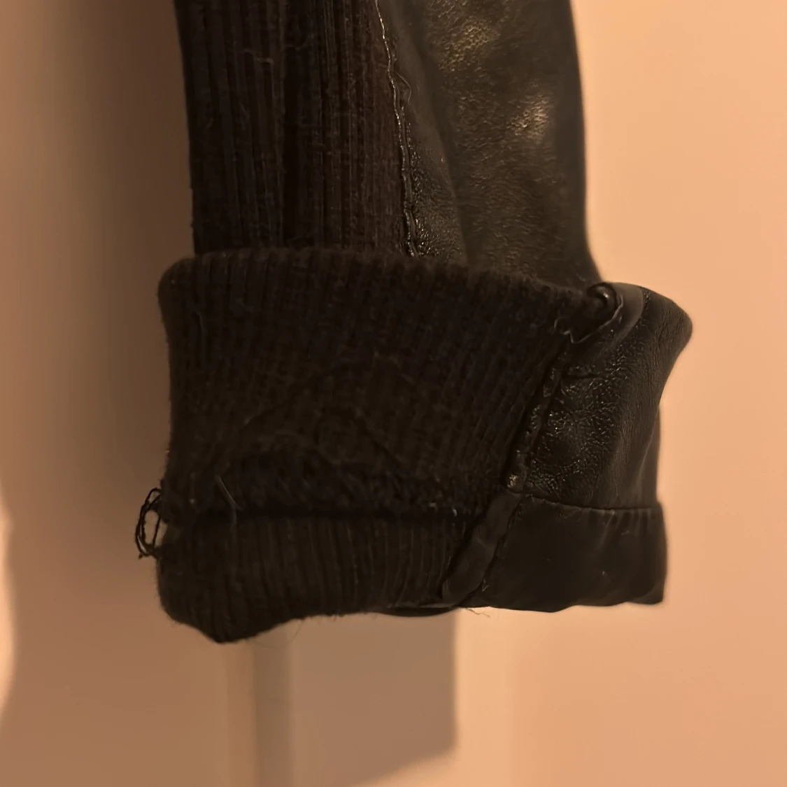 Svart skinnjacka H&M med dragkedjor - 2