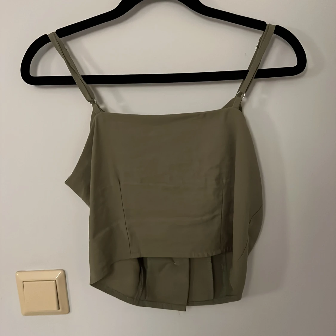 Grön linnetopp med knappar - 1