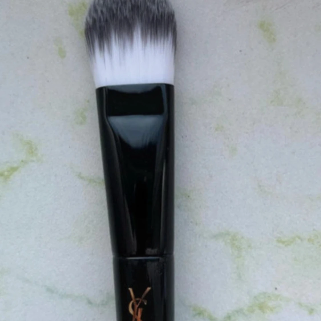 Mini sminkborste från Yves Saint Laurent - 2