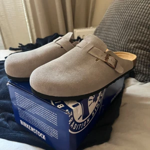 Birkenstock Boston - Säljer mina sprillans nya Birkenstock Boston, har aldrig använt dom. De har bara legat på hyllan ✅