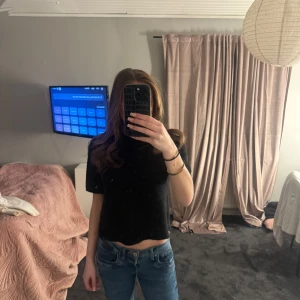 Svart stickad tröja från gina - Super fin stickad tröja .