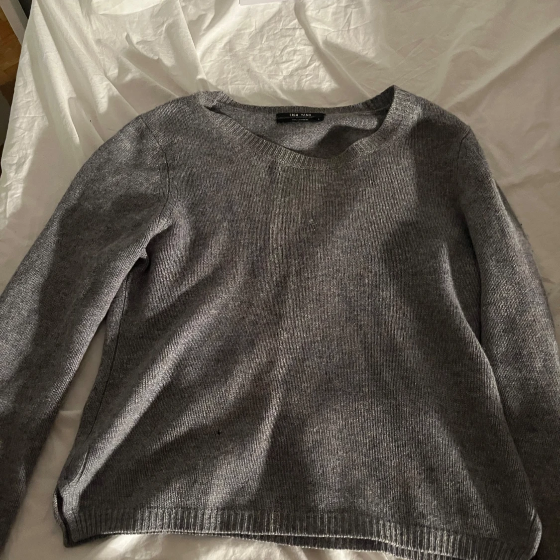 Grå stickad tröja från Lisa yang  - 2