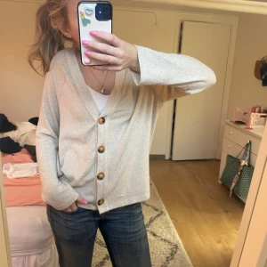 Stickad kofta - Sååå gosig kofta😍😍😍