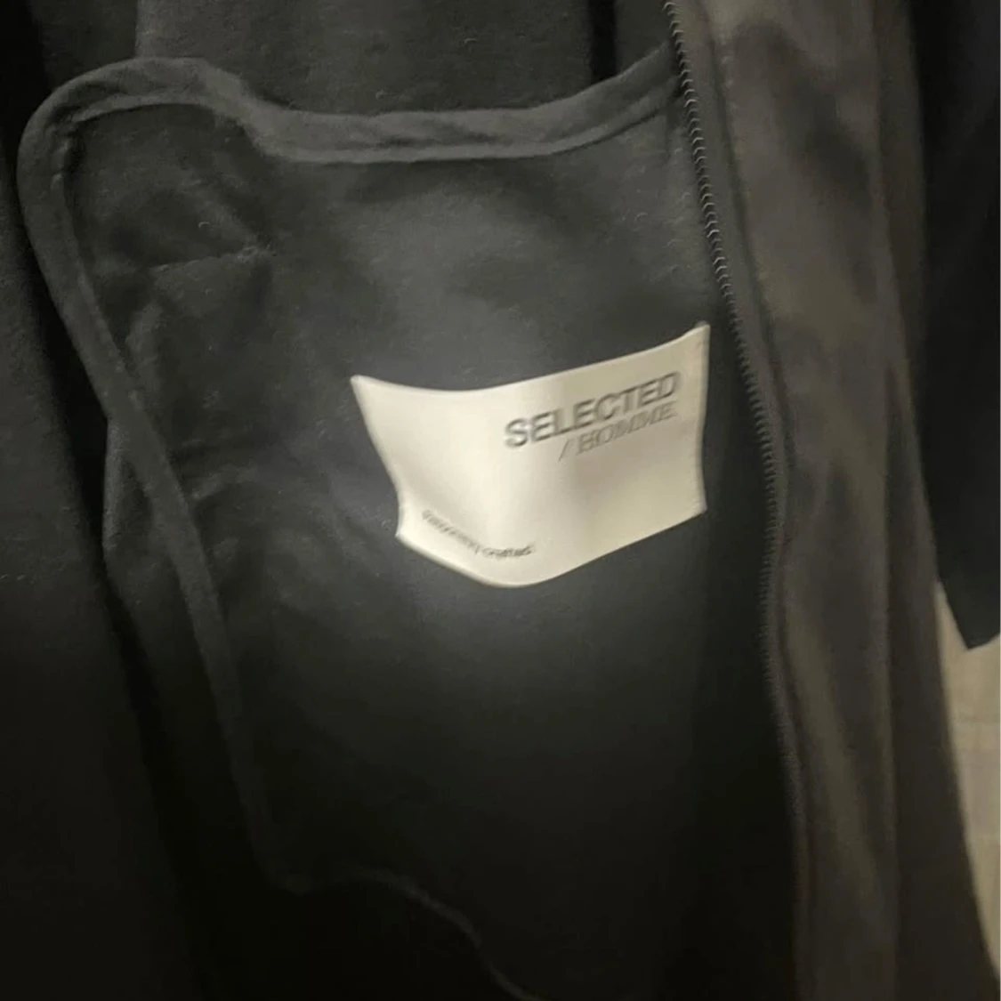 Svart regnjacka från Selected Homme  - 3