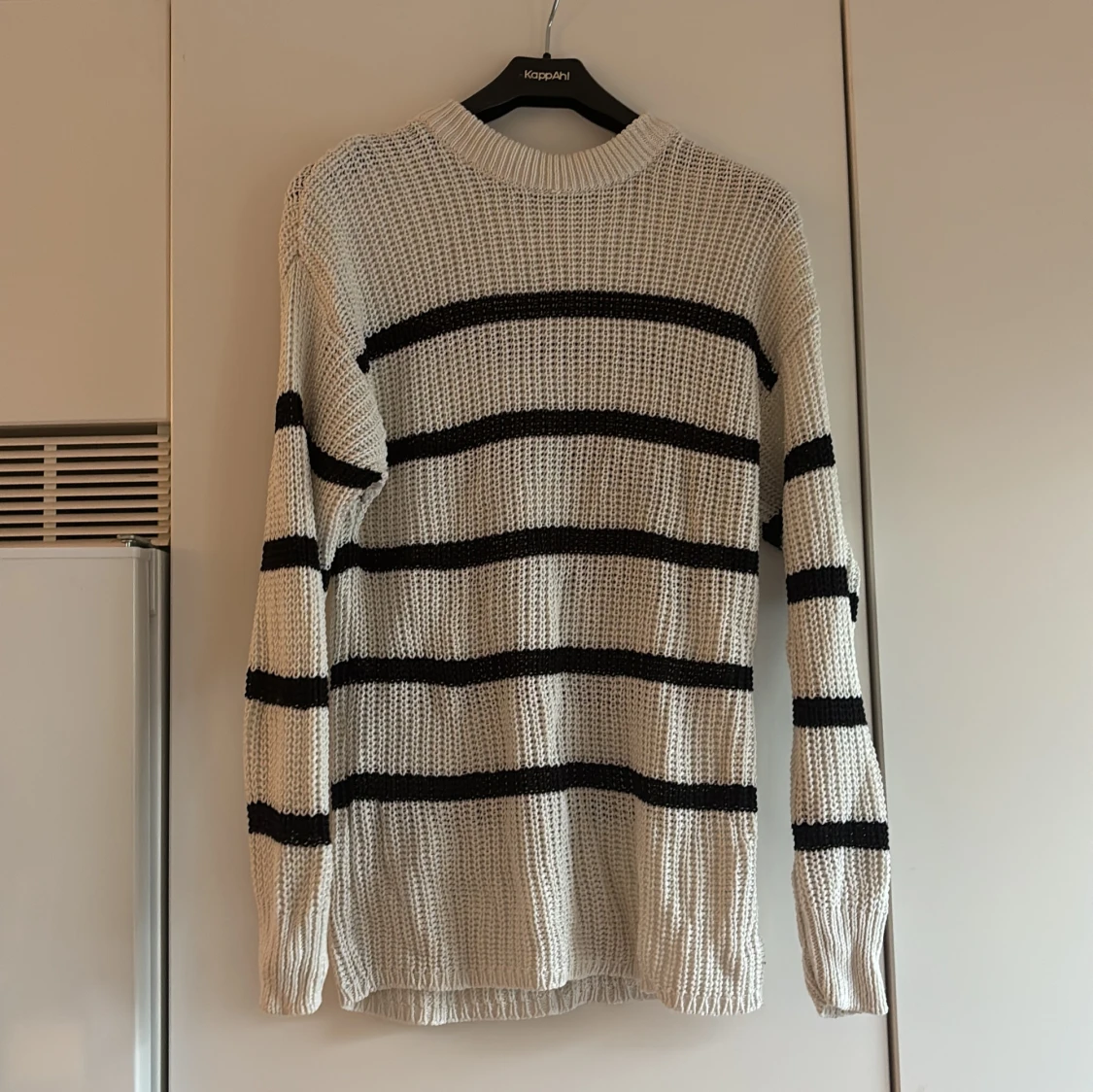 Randig stickad tröja