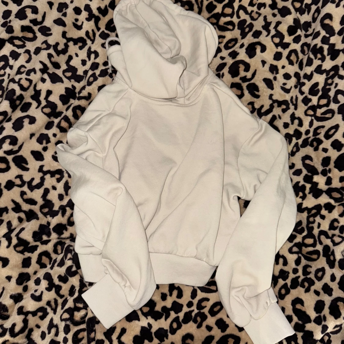 Vit cropped tjocktröja från H&M - 1