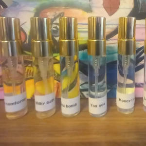 Lush parfymprover 8-pack - 8 stycken 5 ml i dofterna Honey I washed the kids, Milky bath, Yog nog, Sticky dates, Sex bomb,  The comforter, Let the good times roll, Avocado co-wash 