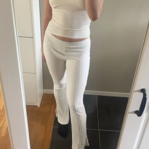 Vita byxor  - Vita sköna byxor