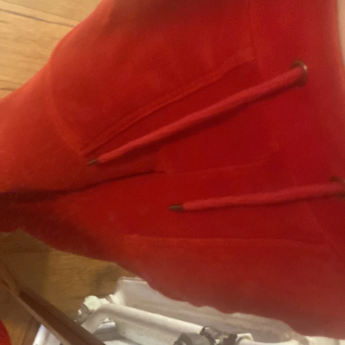 Röda fleece täckbyxor med snörning