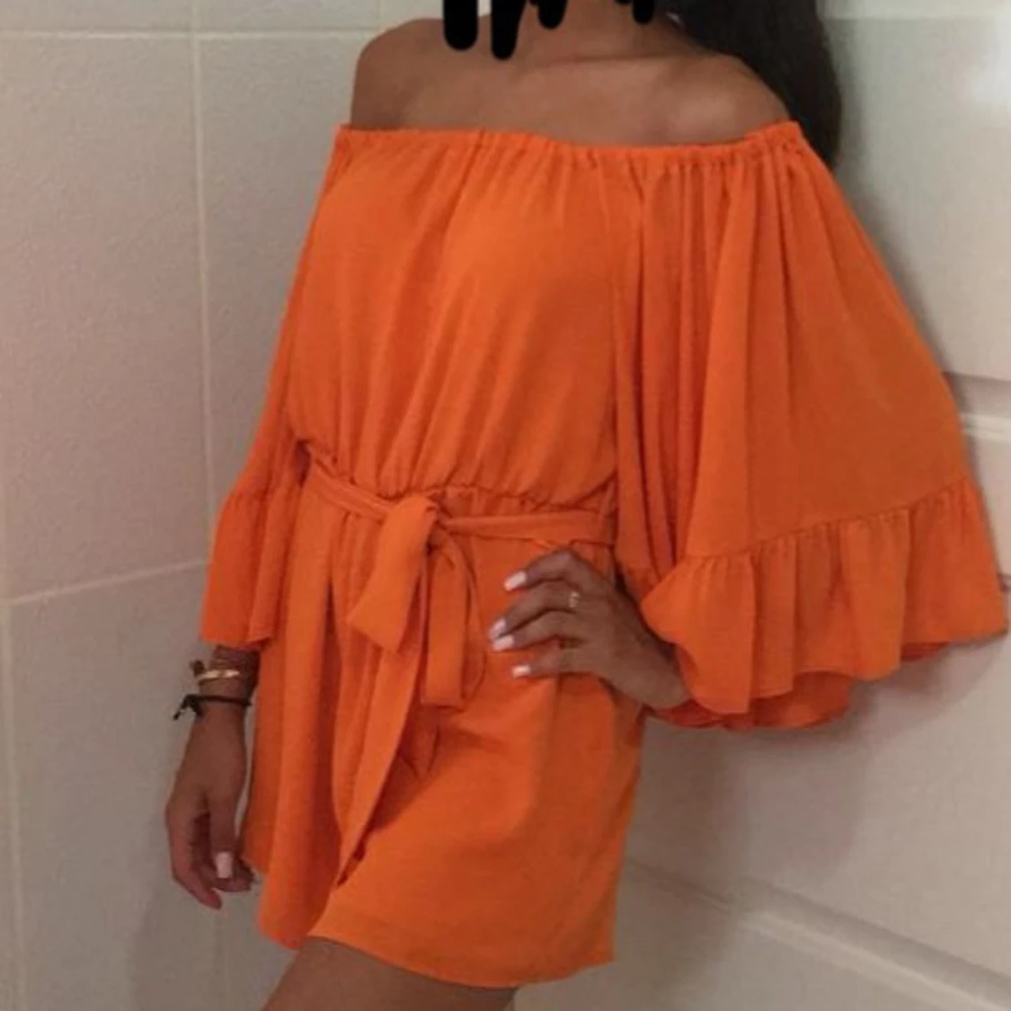 Orange offshoulder kortklänning