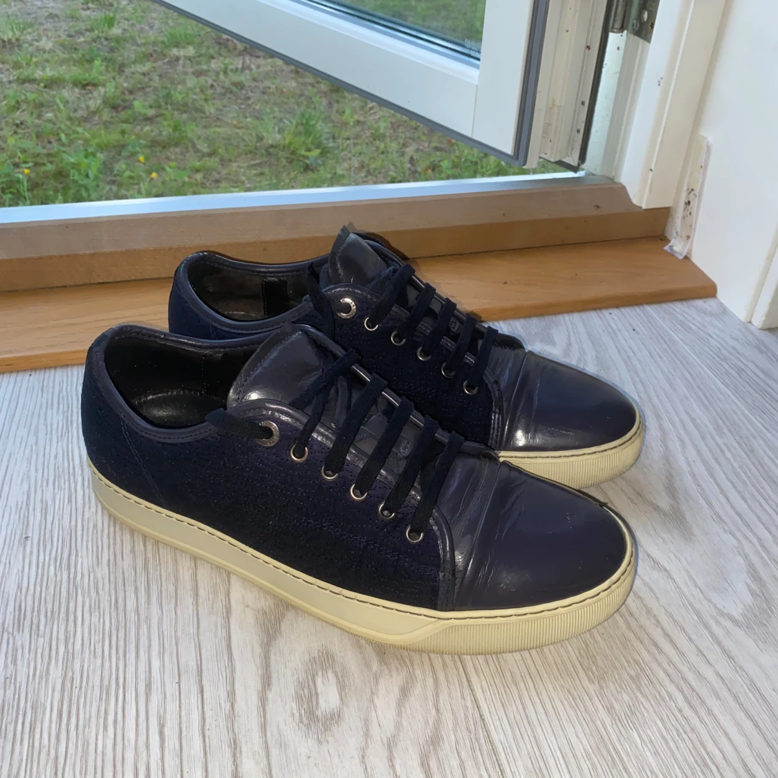 Mörkblå sneakers från Lanvin - 3