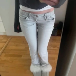 Ljusgrå Ltb jeans - Strl 27 32 så snygga finns ej att köpa längre, väldigt eftertraktade💘💘