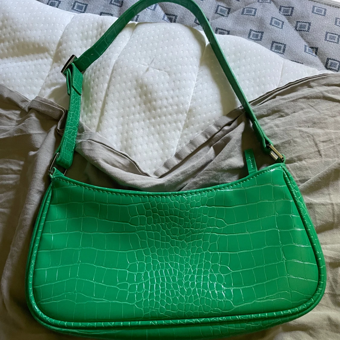 Grön väska från Monki